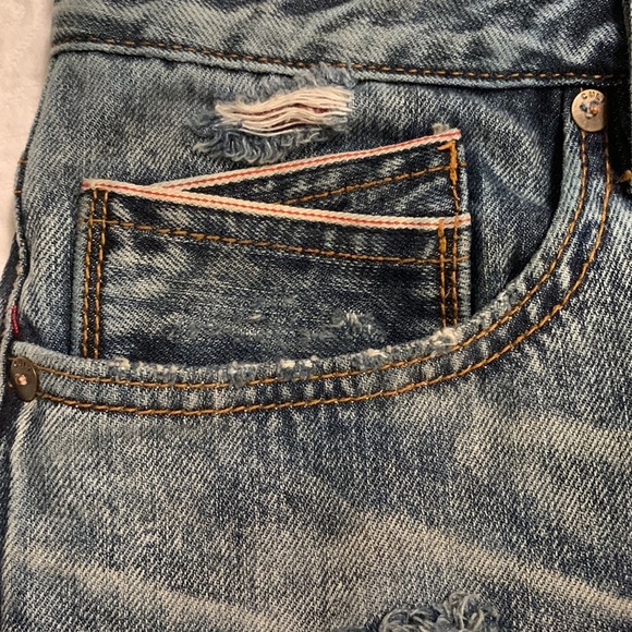 Cult of Individuality Logan Distressed Denim Short With Frayed trim - Picture 3 of 16